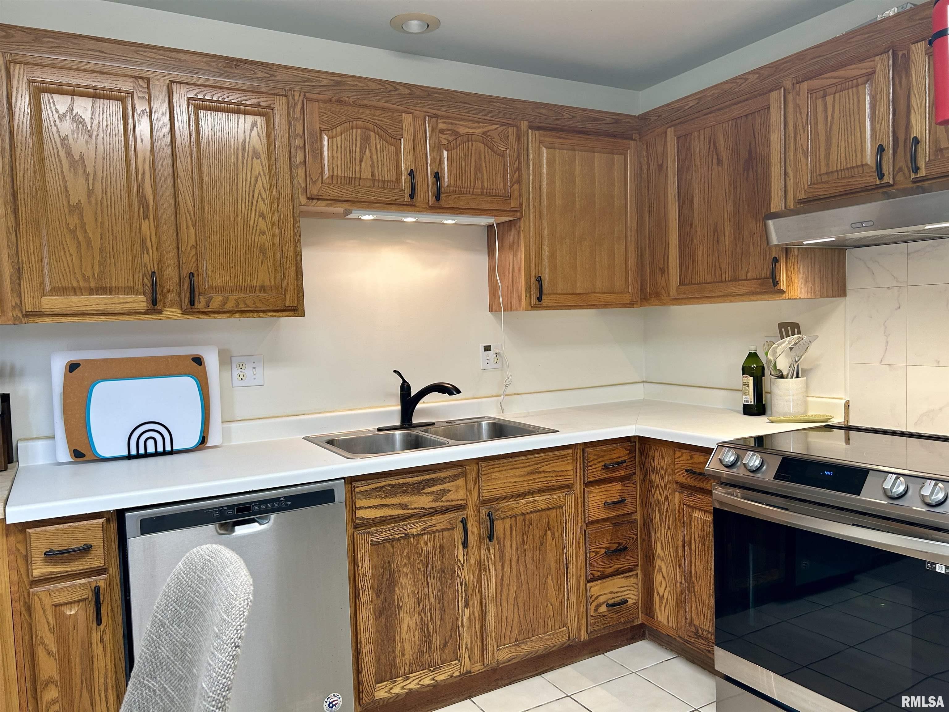 108 N Gordon Lane, Carbondale, Illinois image 6