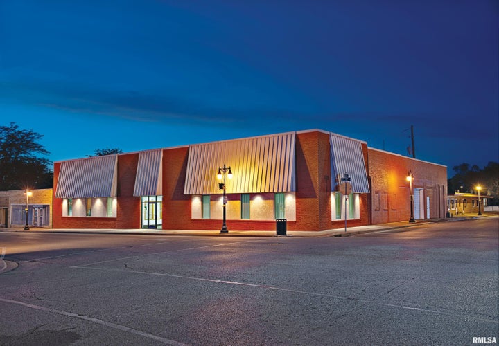 Photo 1 of 60 — 531 COURT Street, Pekin, IL 61554