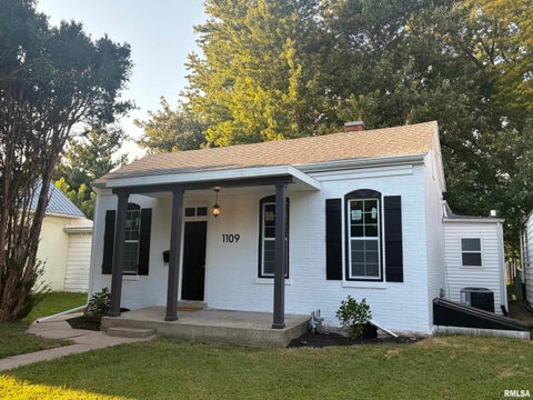 Homes For Sale - 1109 Washington Street<br/> Quincy, IL 62301
