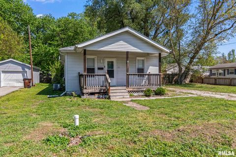 Photo of 411 S 5TH Street, Auburn, IL 62615 (MLS # CA1042636)