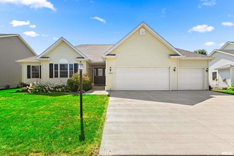 Homes For Sale - 1428 Aspen Drive<br/> Washington, IL 61571