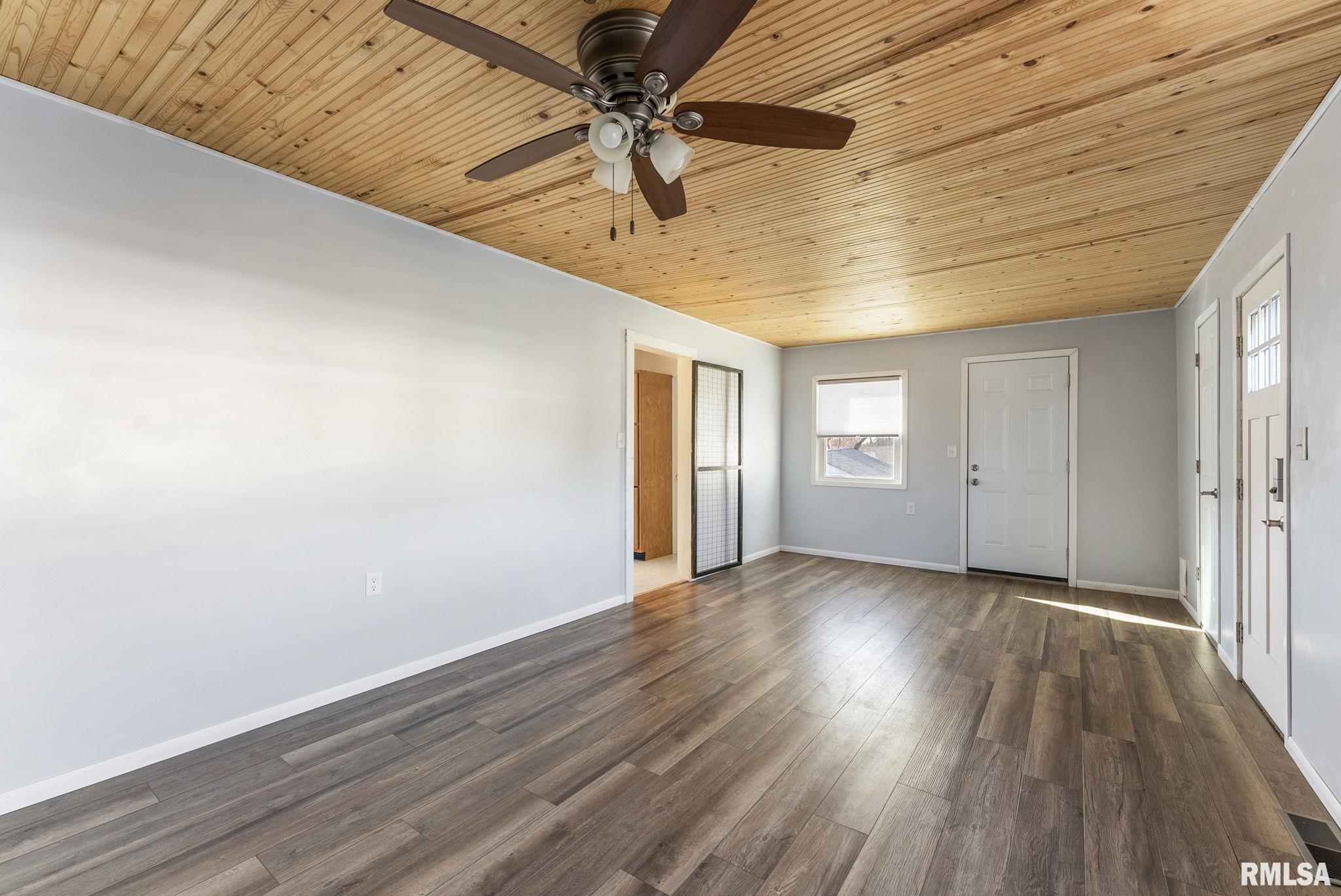 2 Jacqueline Drive, Muscatine, Iowa image 6