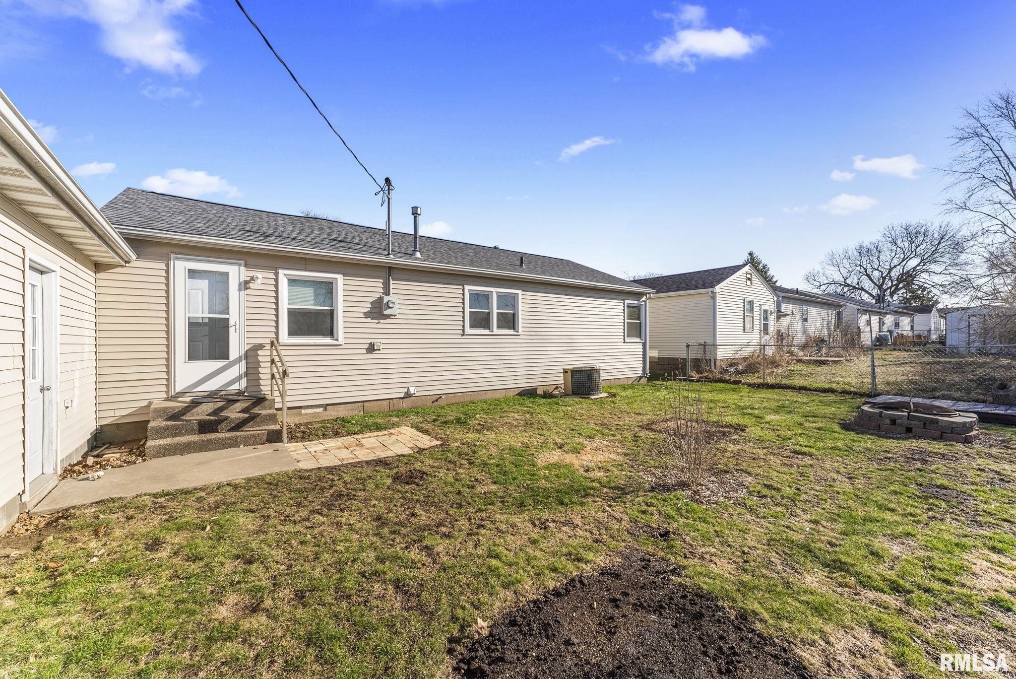 2 Jacqueline Drive, Muscatine, Iowa image 4