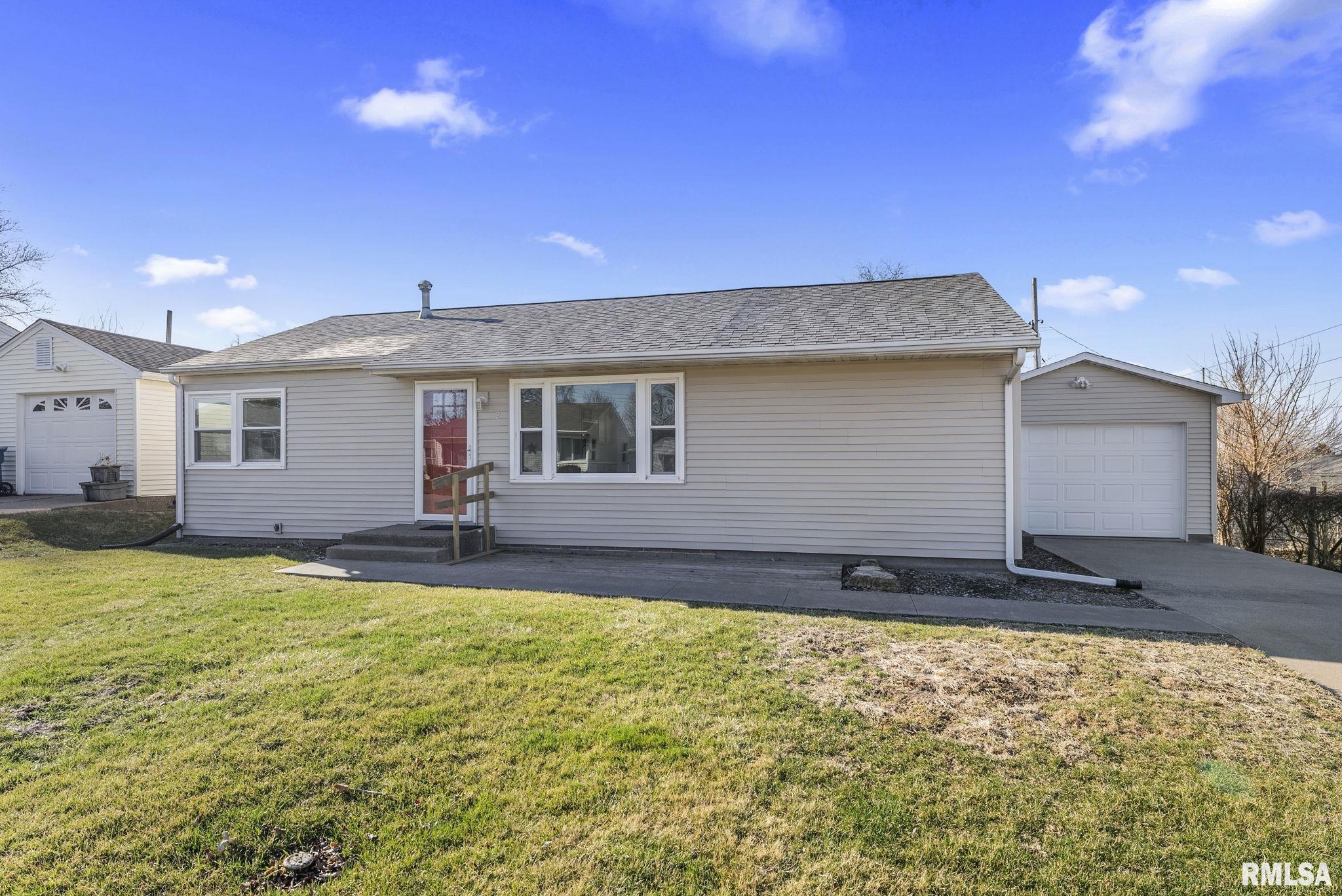 2 Jacqueline Drive, Muscatine, Iowa image 1