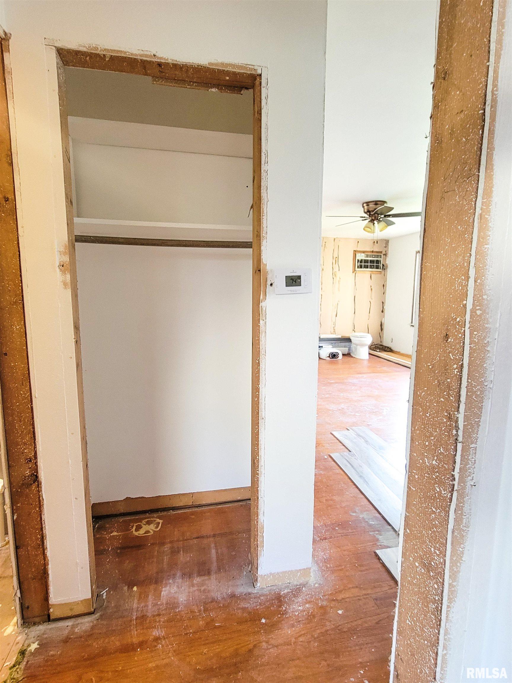 225 Hickory Street, Flora, Illinois image 38