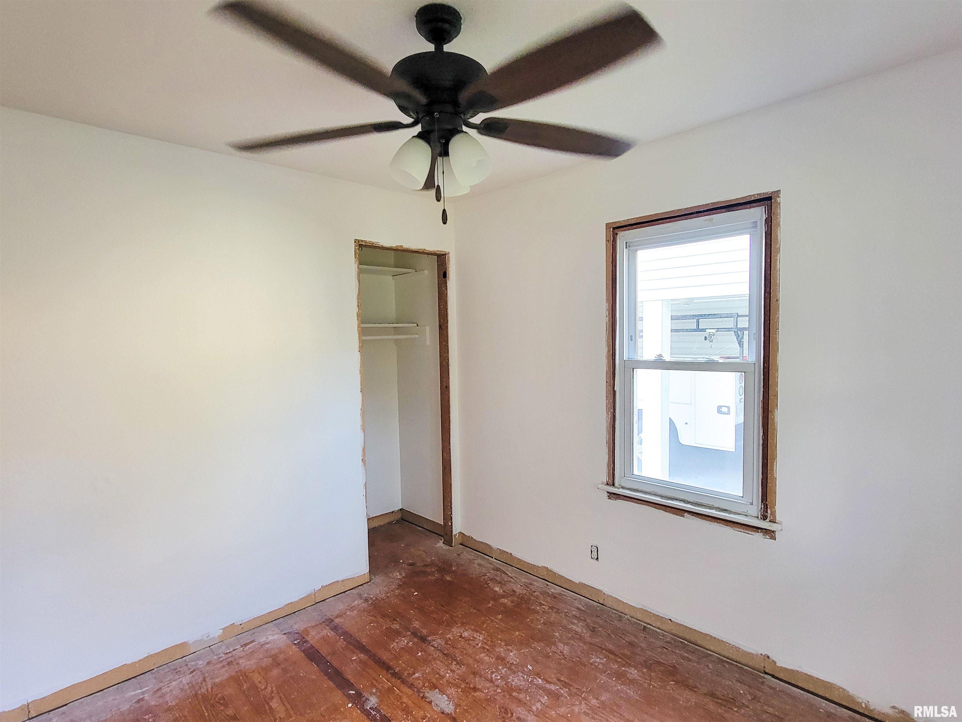 225 Hickory Street, Flora, Illinois image 32