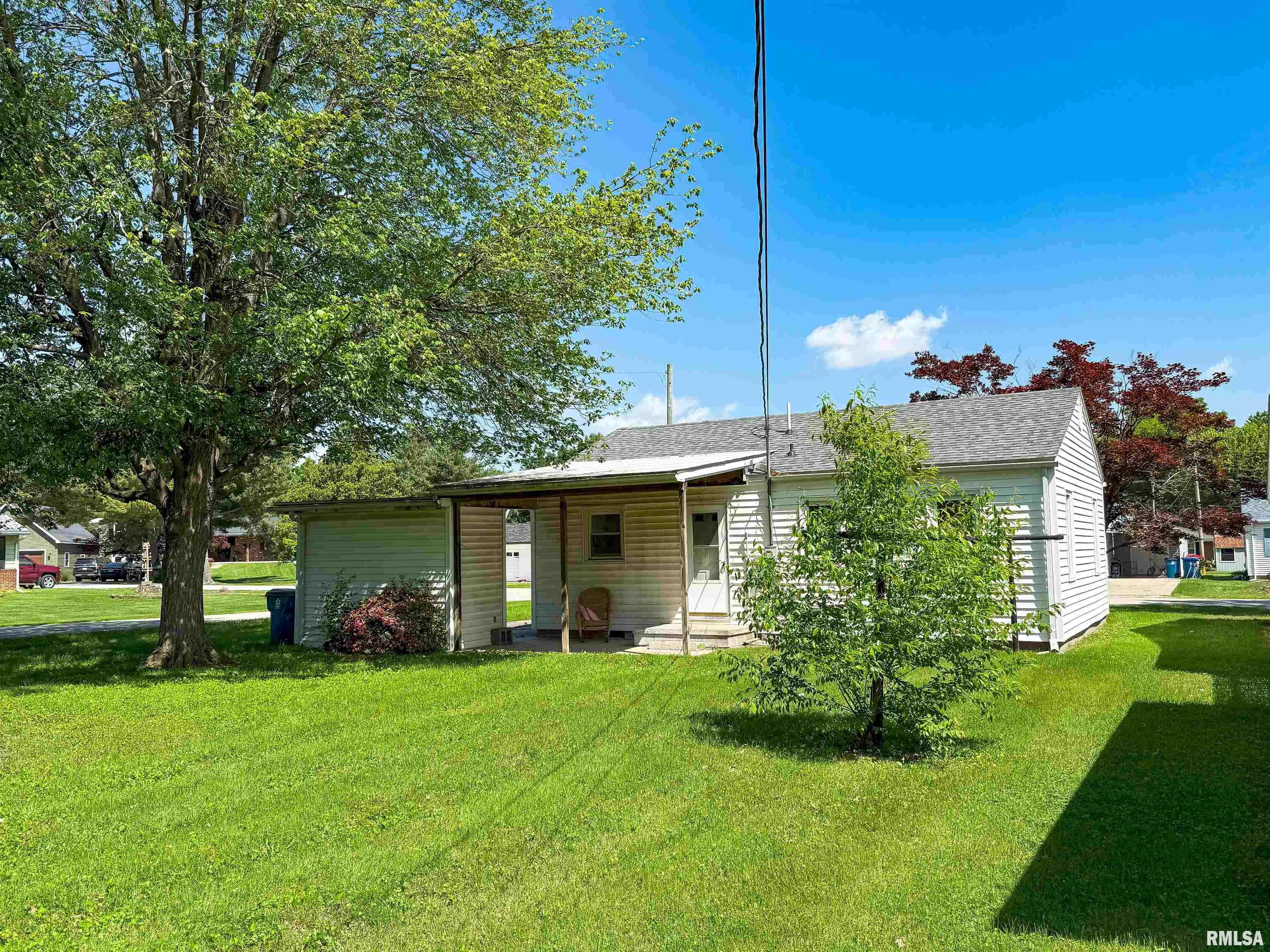 225 Hickory Street, Flora, Illinois image 7