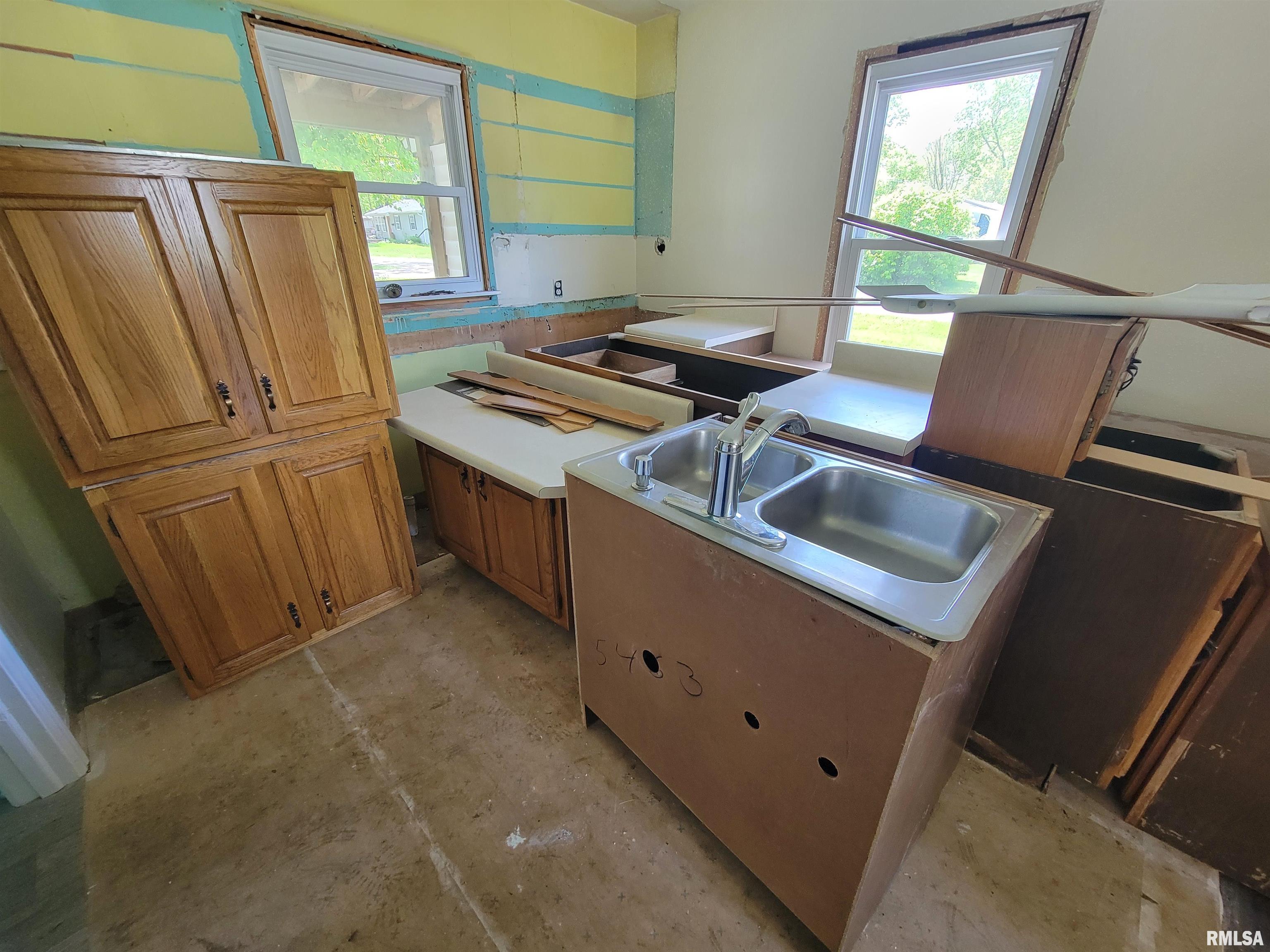 225 Hickory Street, Flora, Illinois image 16