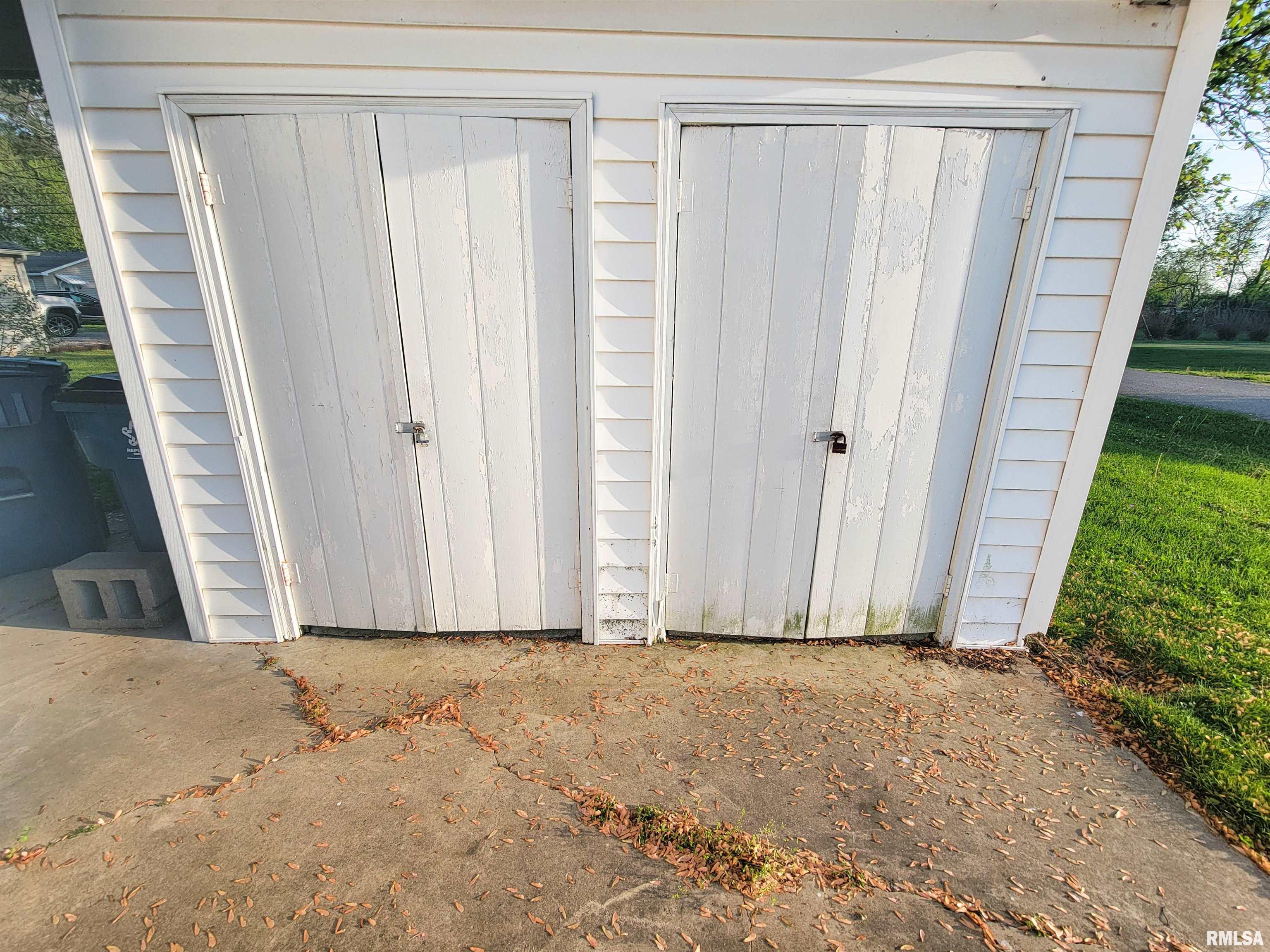 225 Hickory Street, Flora, Illinois image 5
