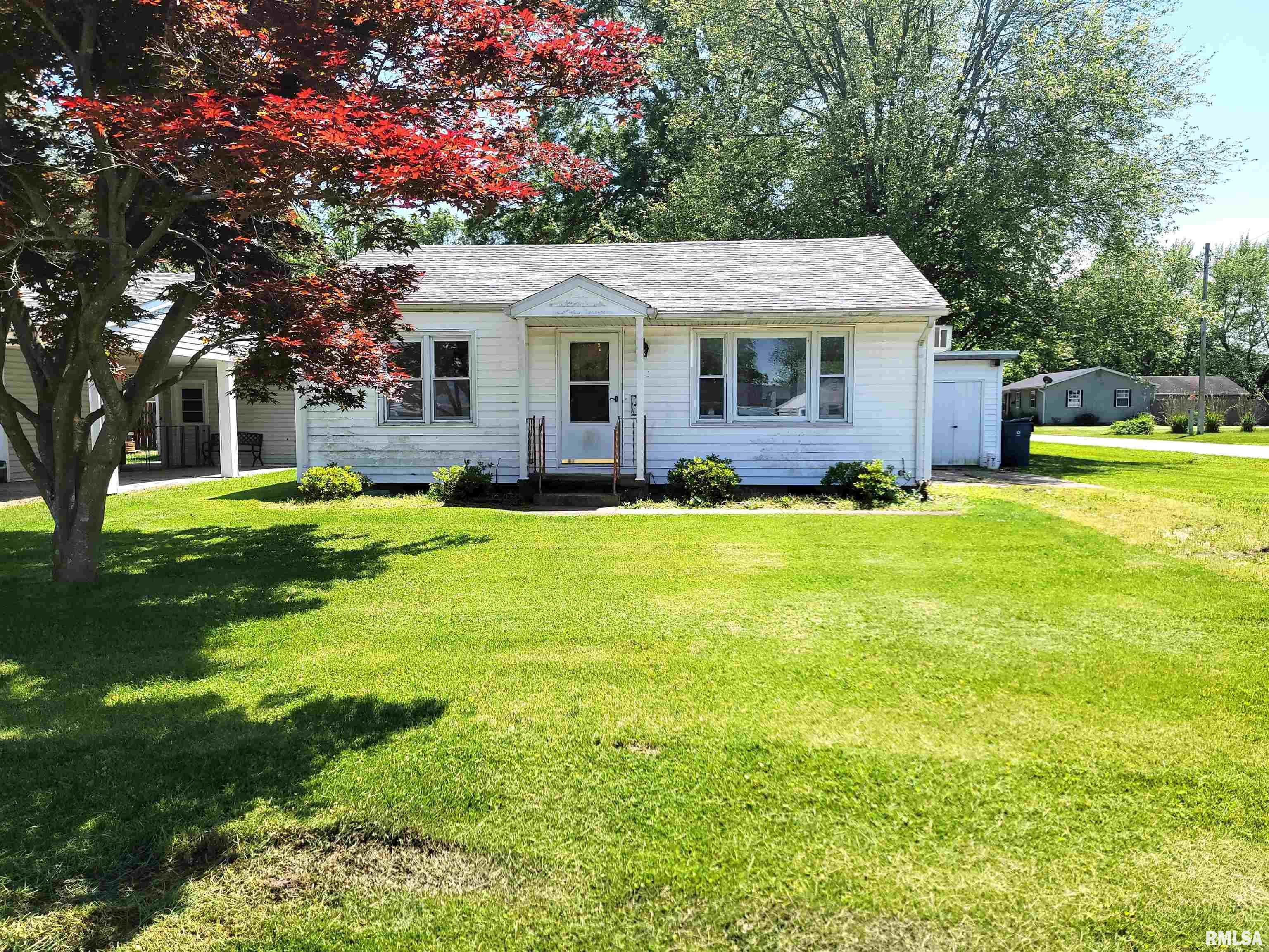 225 Hickory Street, Flora, Illinois image 1