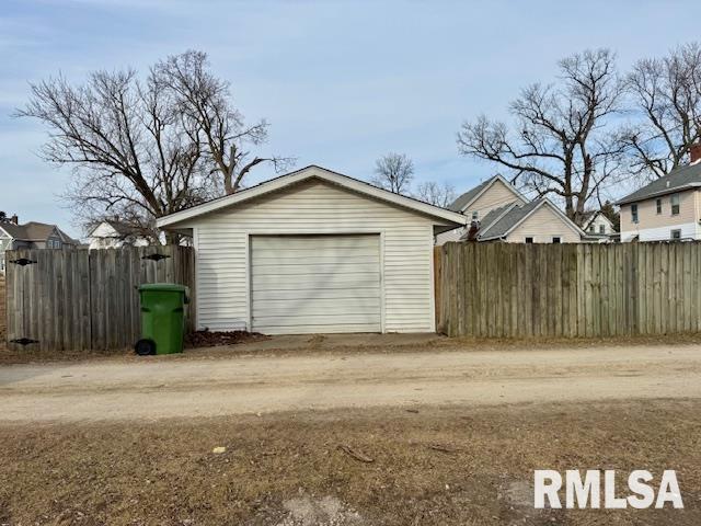 747 12th Avenue South, Clinton, Iowa image 4