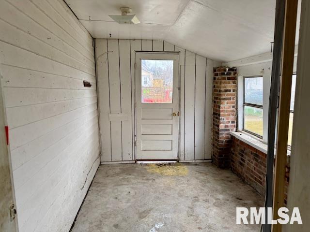 747 12th Avenue South, Clinton, Iowa image 6