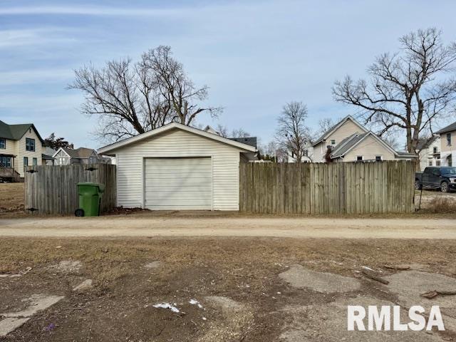 747 12th Avenue South, Clinton, Iowa image 5