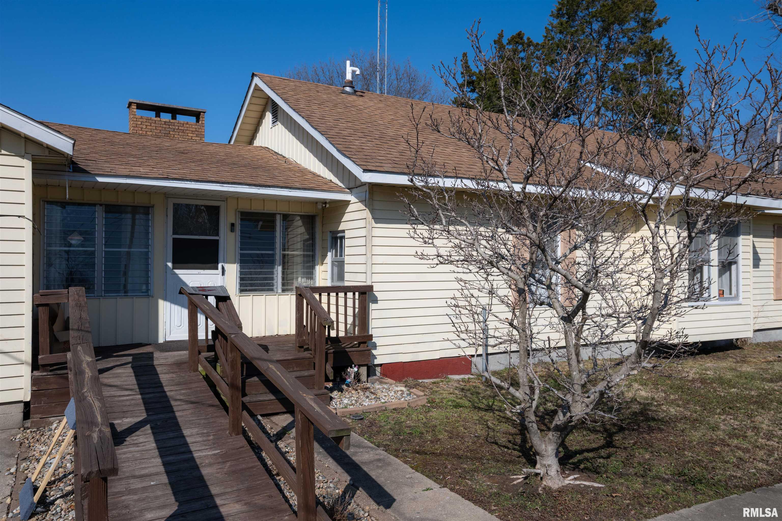 403 N Seba Street, Hurst, Illinois image 24
