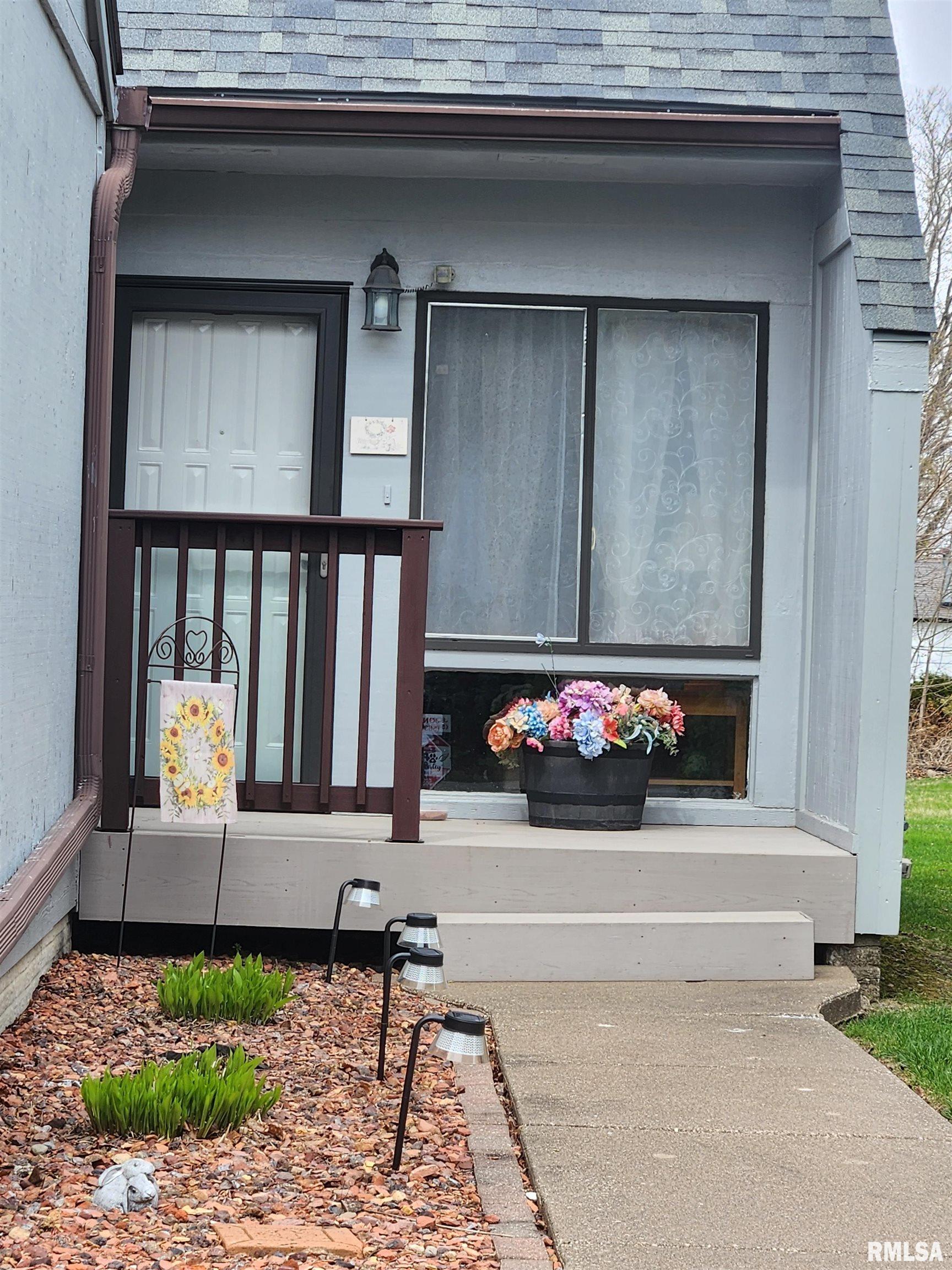 499 44th Avenue Court, East Moline, Illinois image 1