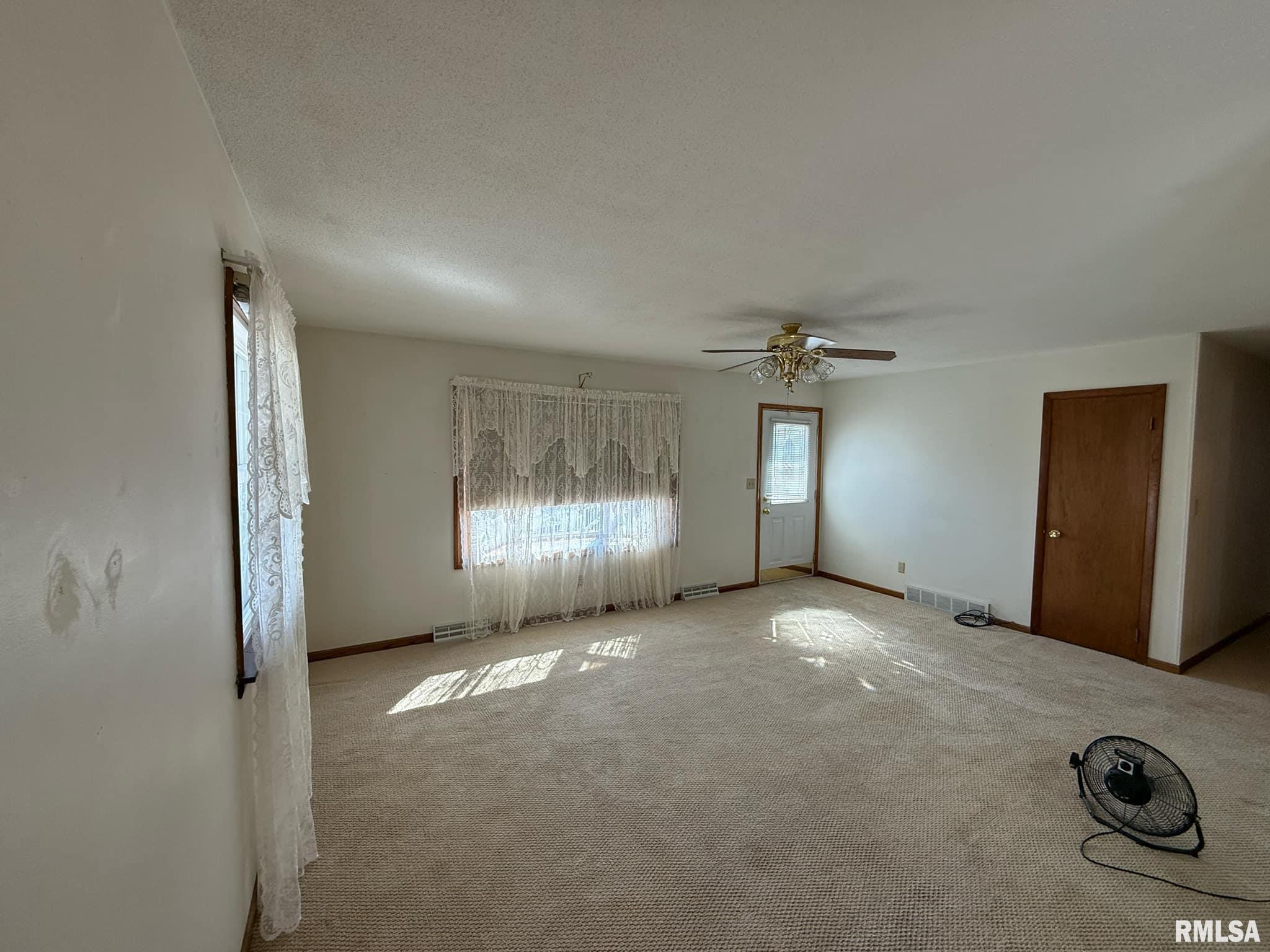 7910 9th Street West, Rock Island, Illinois image 7