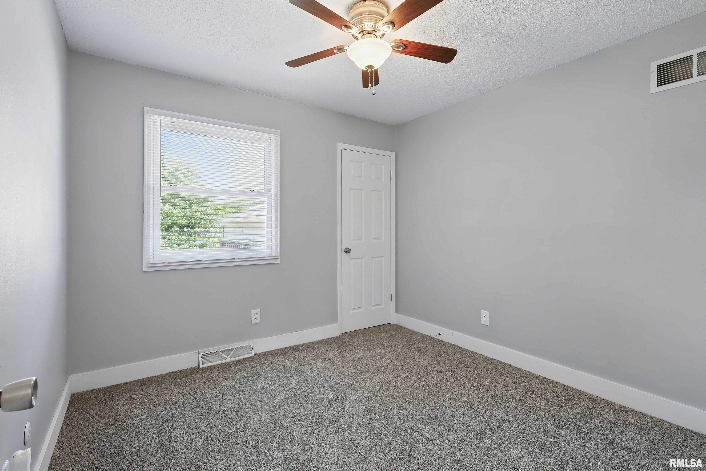 1413 N Pioneer Street, Davenport, Iowa image 9