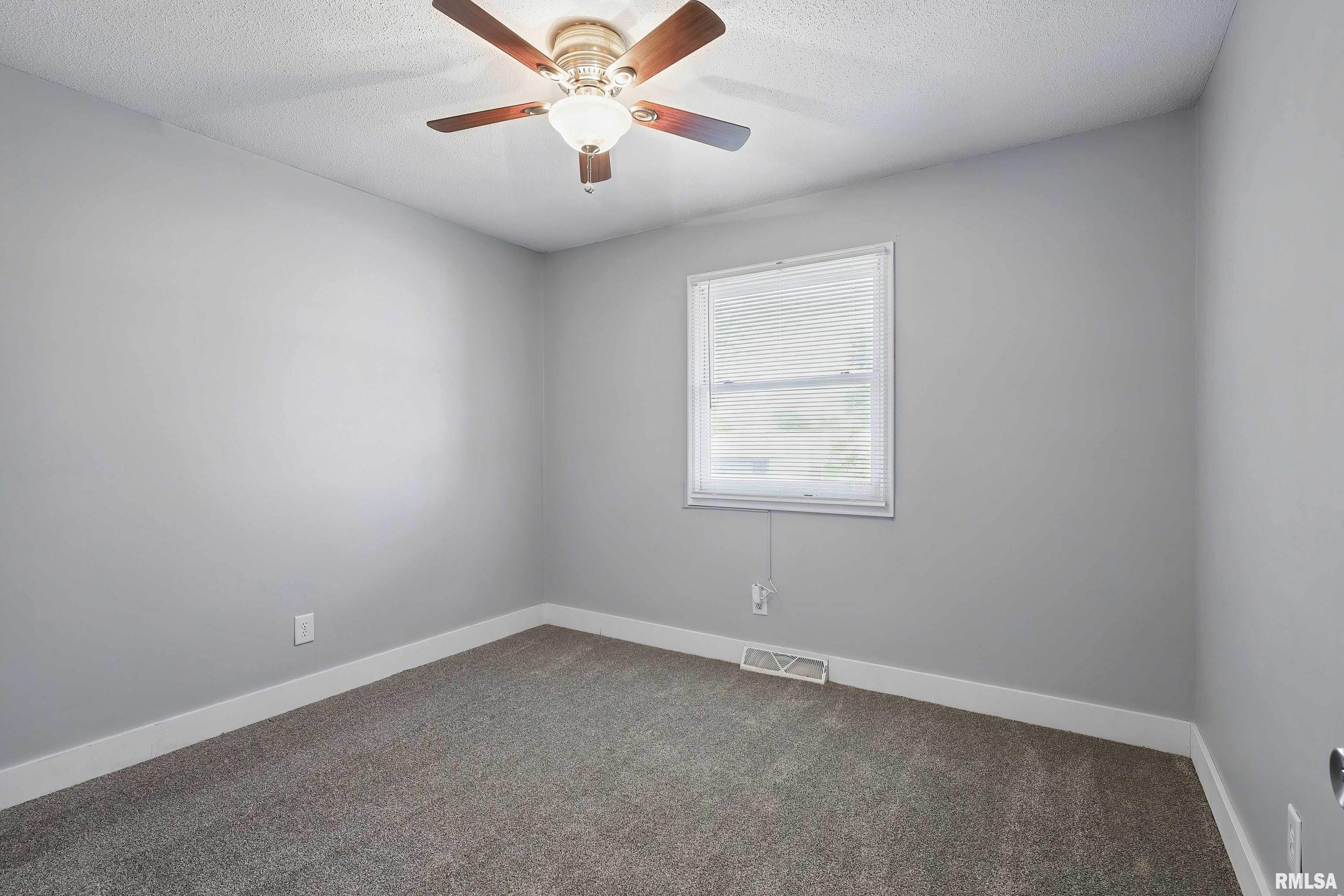 1413 N Pioneer Street, Davenport, Iowa image 10