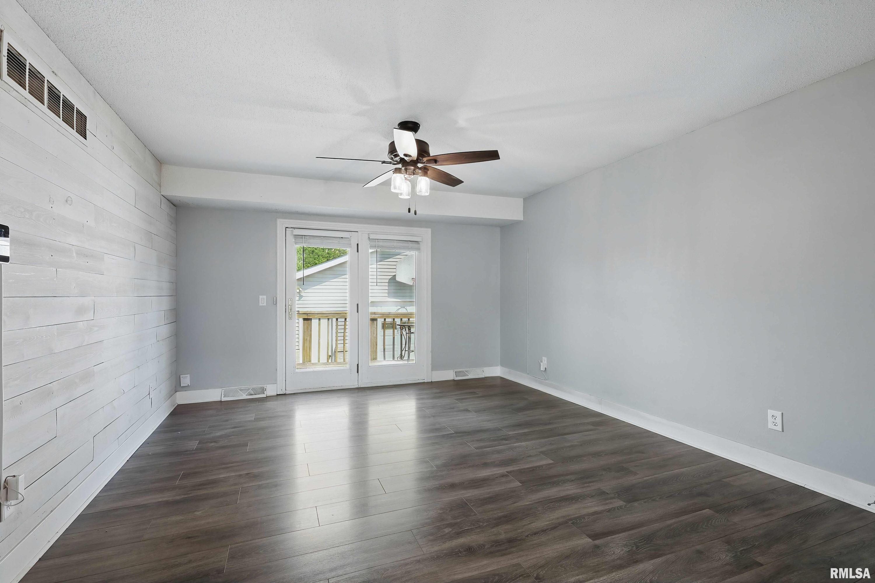 1413 N Pioneer Street, Davenport, Iowa image 7