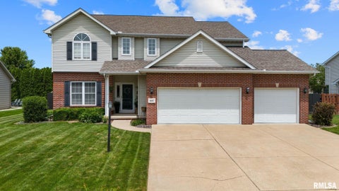 Homes For Sale - 1607 W Greystone Court<br/> Chillicothe, IL 61523