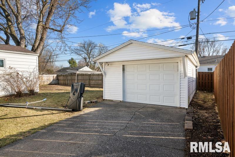 2838 38th Avenue, Rock Island, Illinois image 3