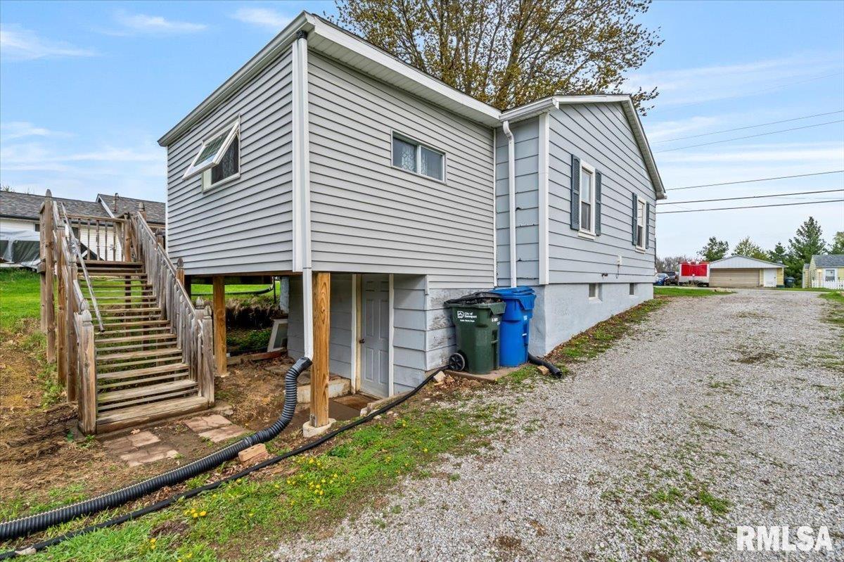 1823 W 48th Street, Davenport, Iowa image 4