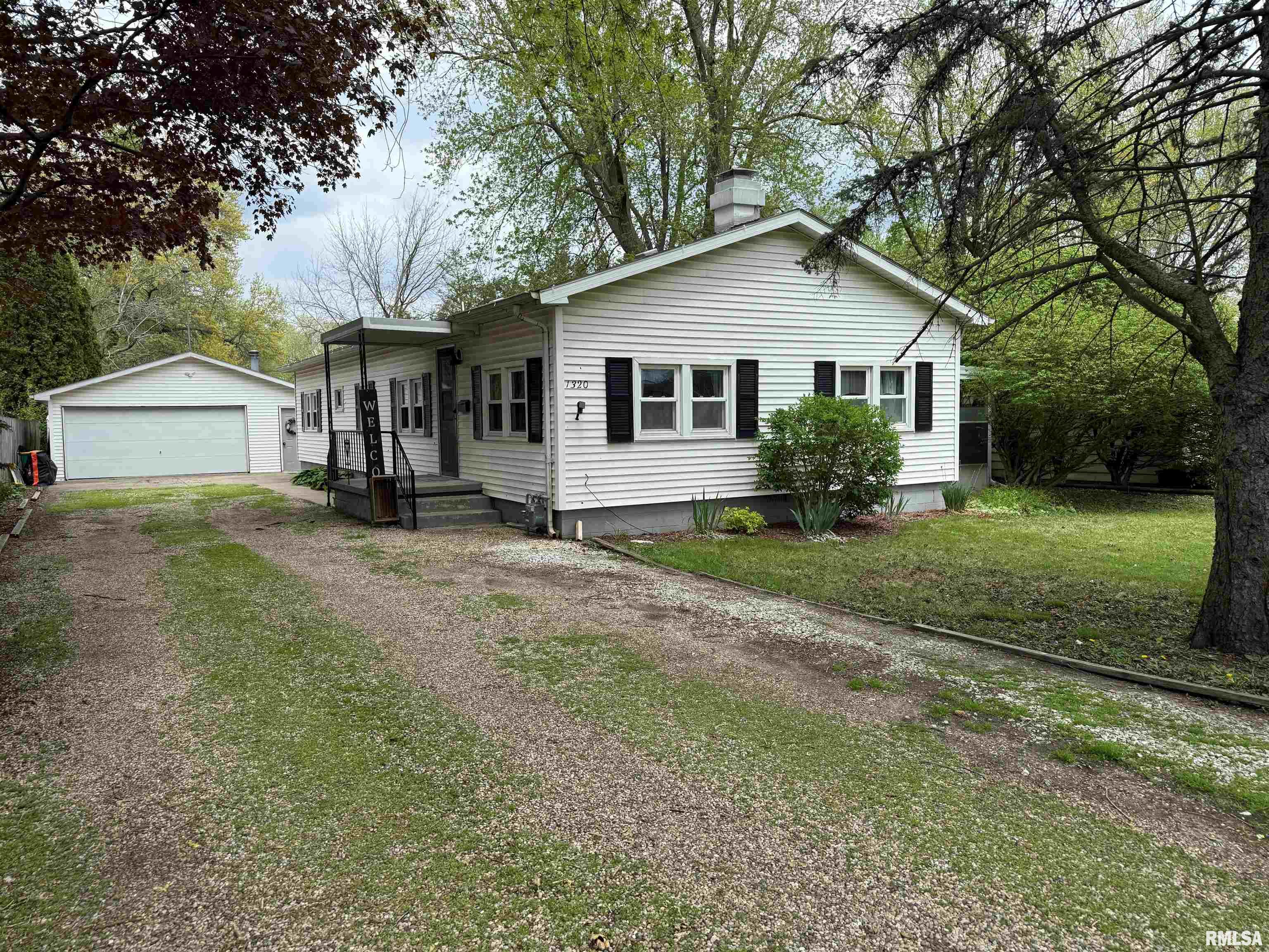 1320 E Wheeler Street, Macomb, Illinois image 1