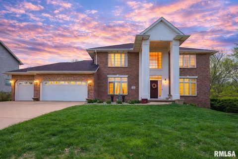 Photo of 10423 N TRAILS EDGE Drive, Peoria, IL 61615 (MLS # PA1265820)