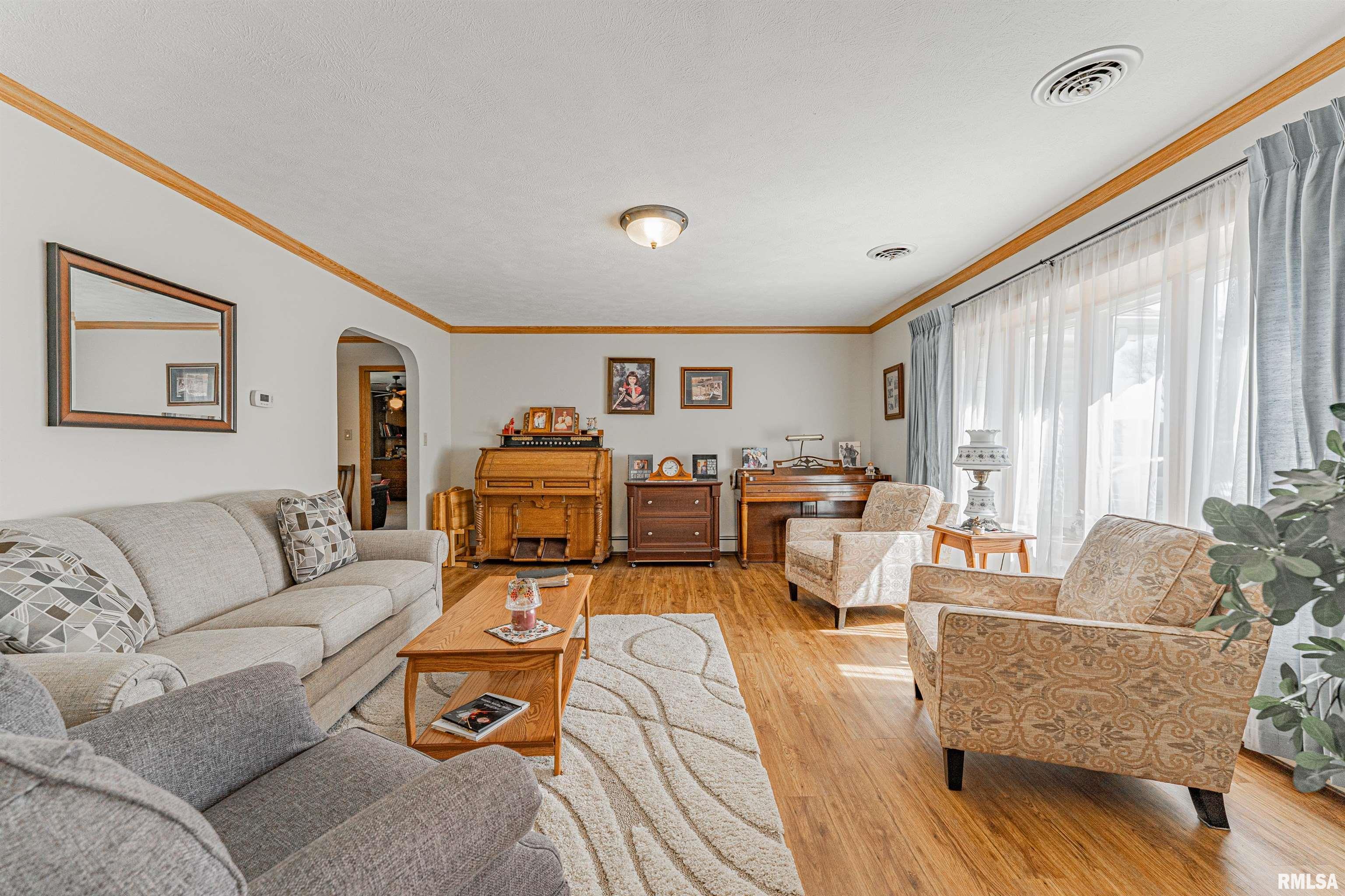 2604 14th Street, Lincoln, Illinois image 3