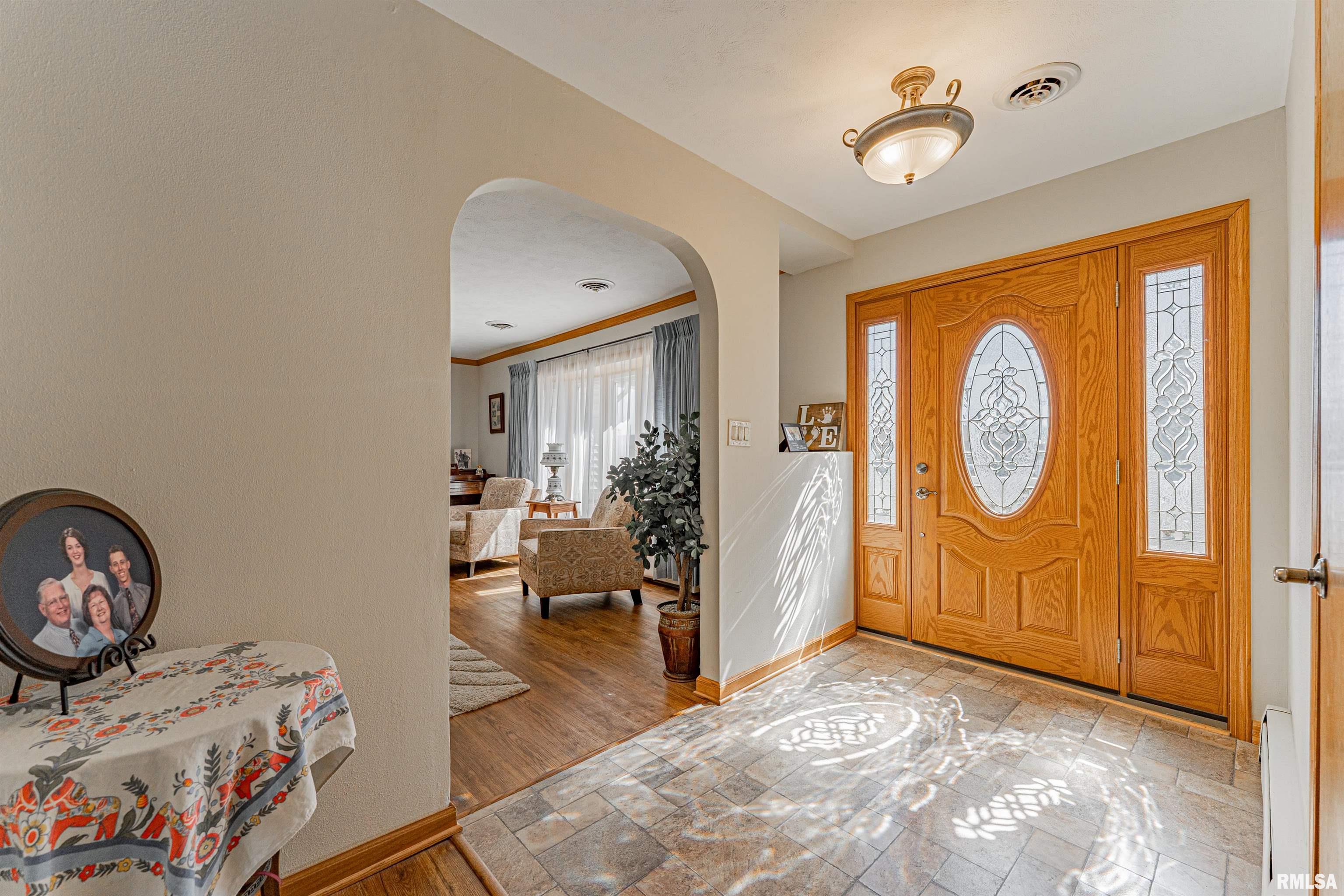 2604 14th Street, Lincoln, Illinois image 2