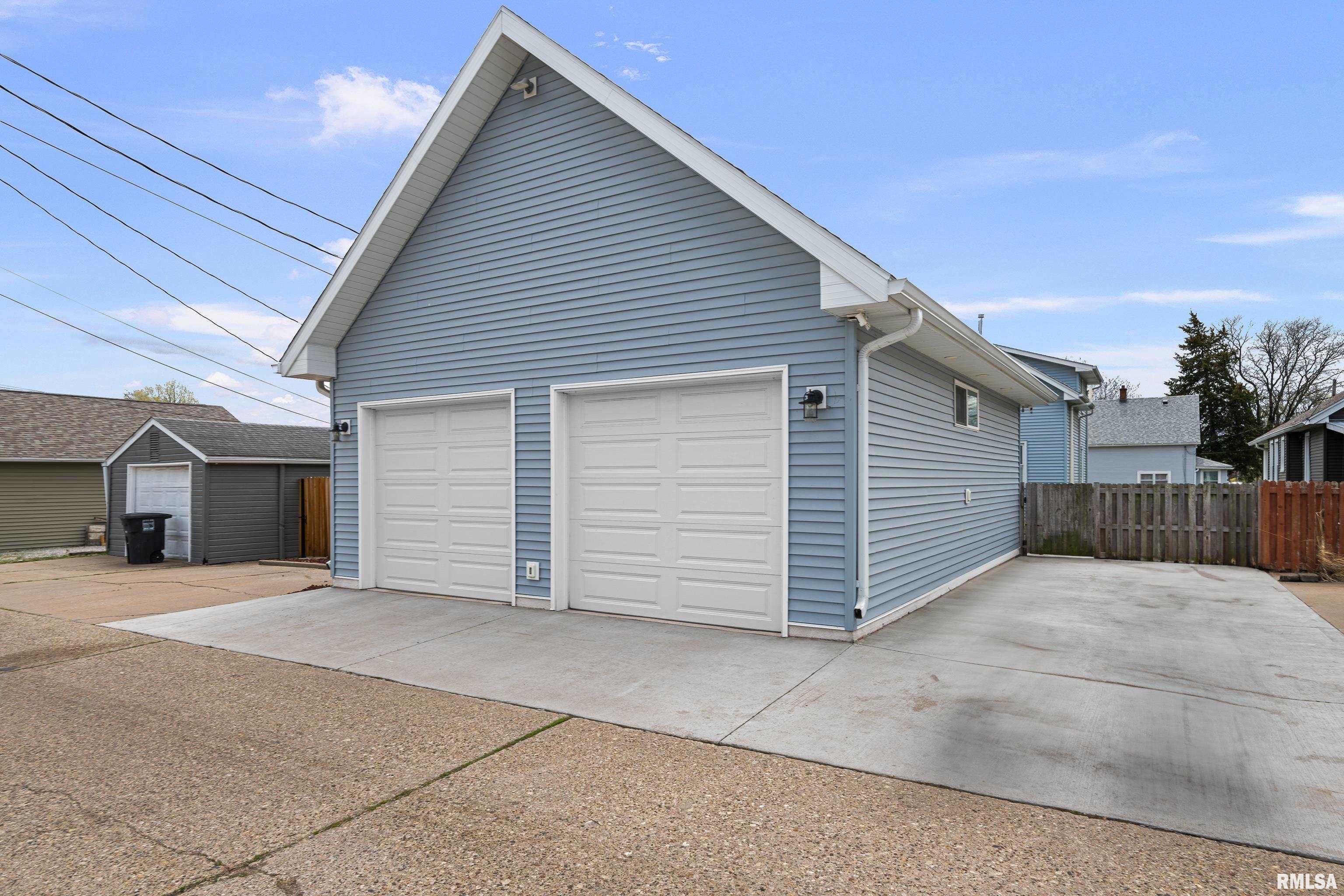 419 23rd Avenue, Moline, Illinois image 3