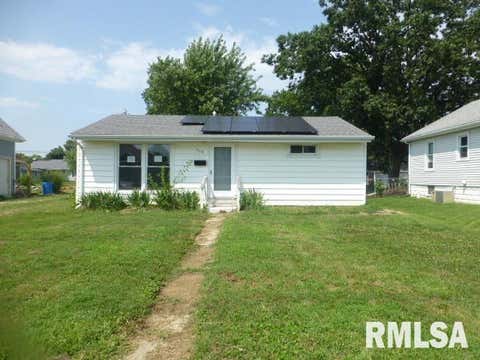 Homes For Sale - 713 W England Street<br/> Taylorville, IL 62568