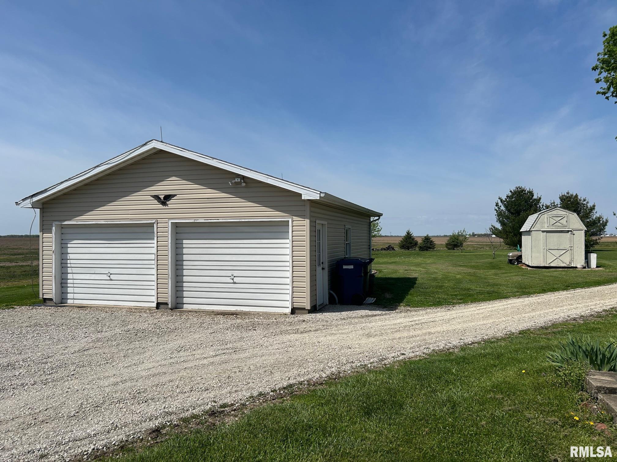 2391 N 750 E Road, Edinburg, Illinois image 2