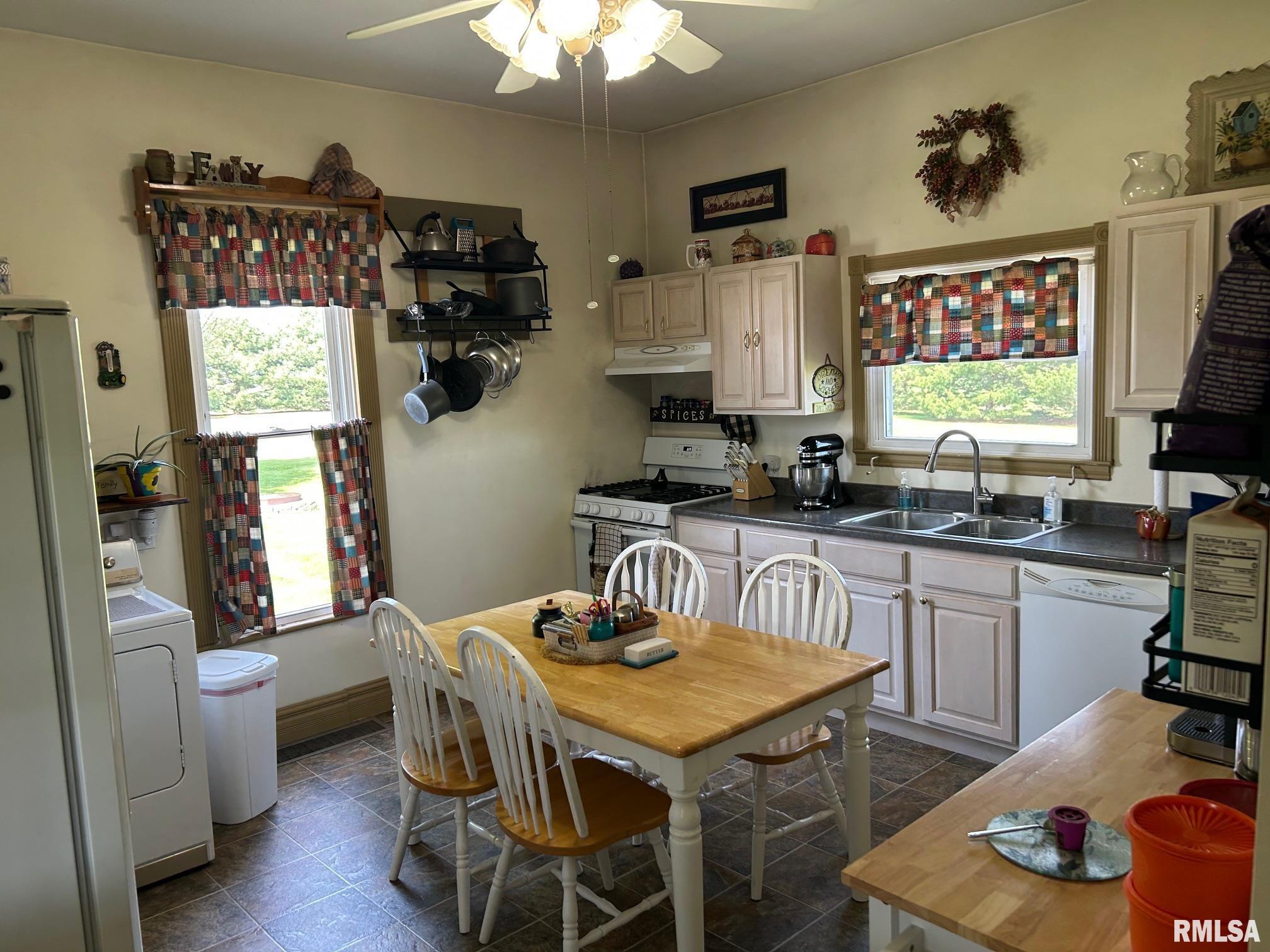 2391 N 750 E Road, Edinburg, Illinois image 5