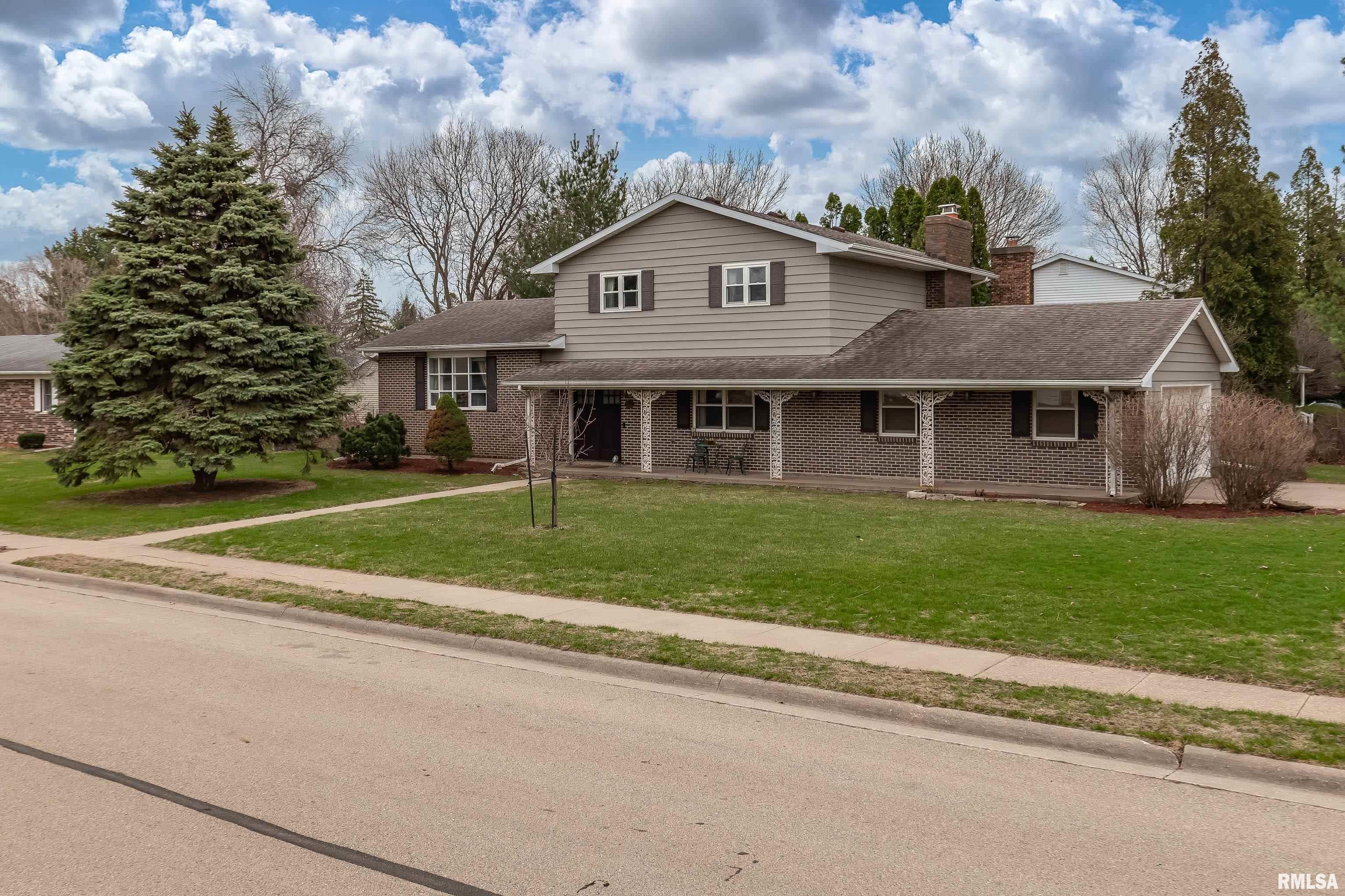 1513 S 7th Avenue, Clinton, Iowa image 3