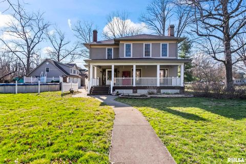 Homes For Sale - 205 S 7th Street<br/> Macoupin County, Girard, IL 62640