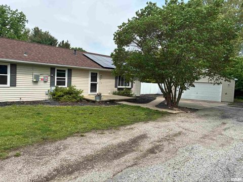 Homes For Sale - 6148 Main Street<br/> Sangamon County, Pleasant Plains, IL 62677