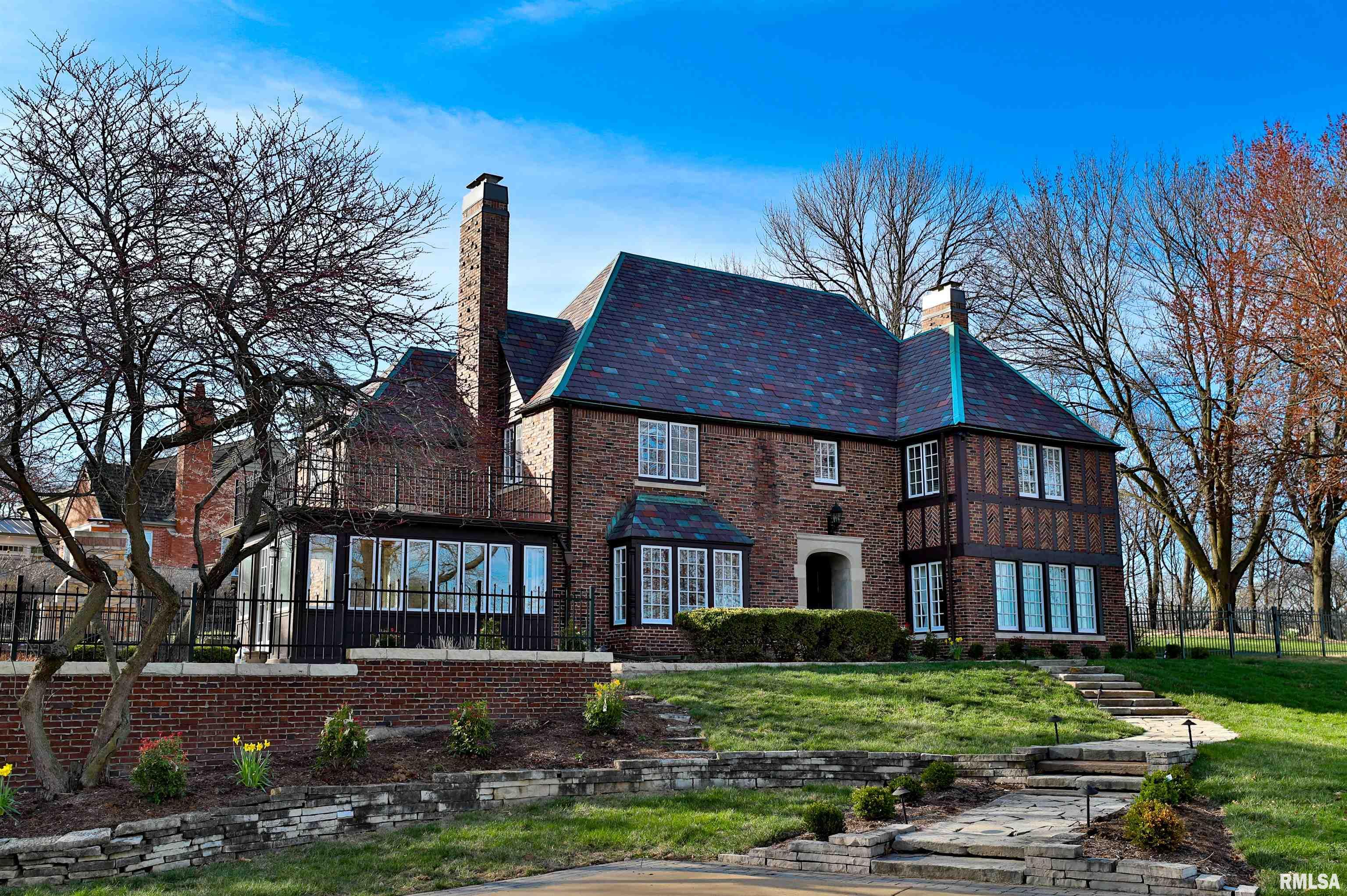 4543 N Grandview Drive, Peoria Heights, Illinois image 1