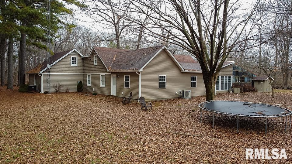 978 County Road 2050 E County Road, Fairfield, Illinois image 4