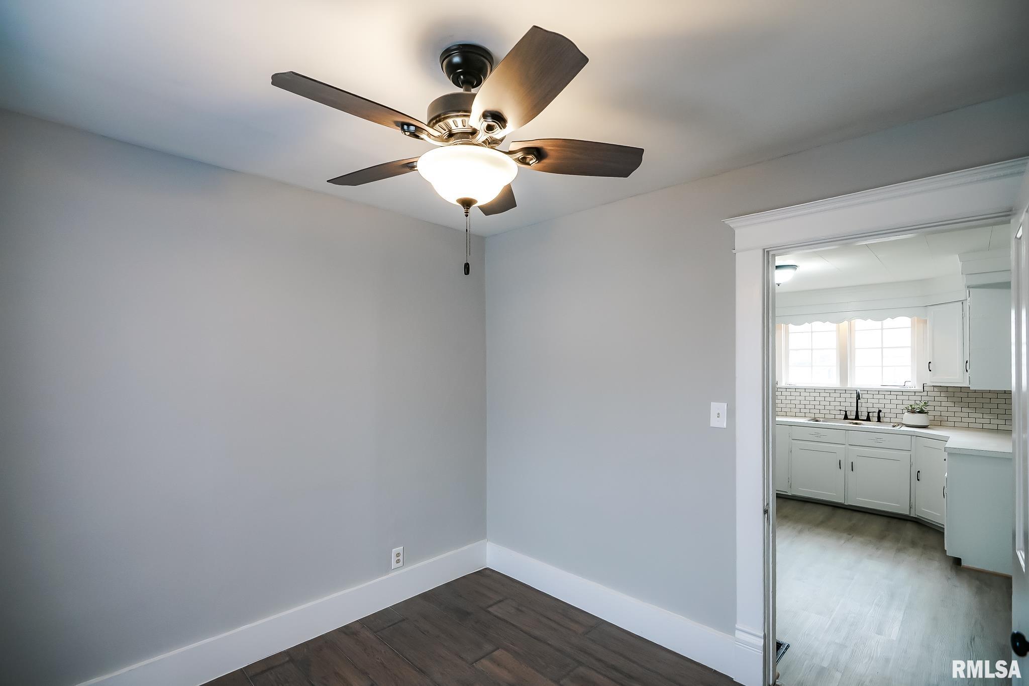 165 N Gold Street, Farmington, Illinois image 32