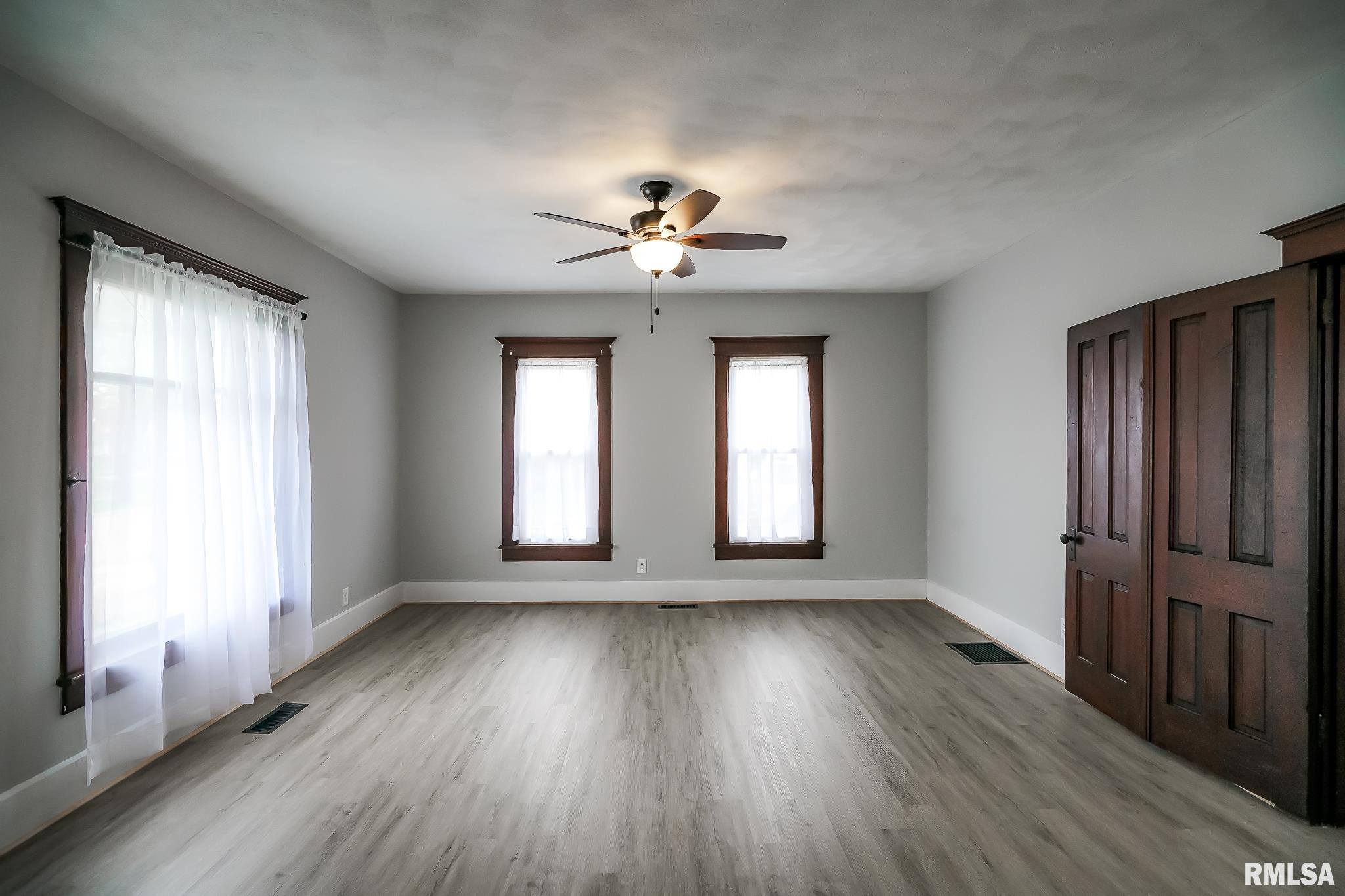 165 N Gold Street, Farmington, Illinois image 20