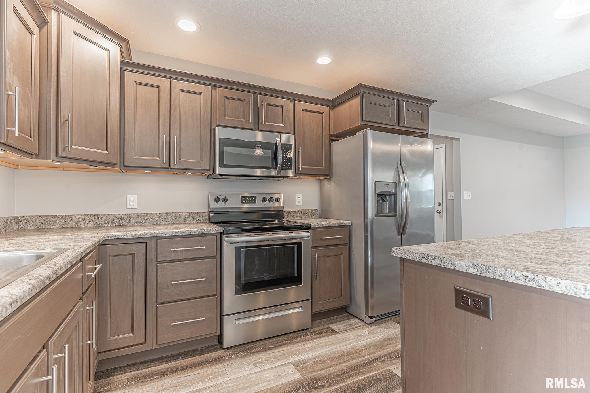 402 S Maple Street, Carterville, Illinois image 8