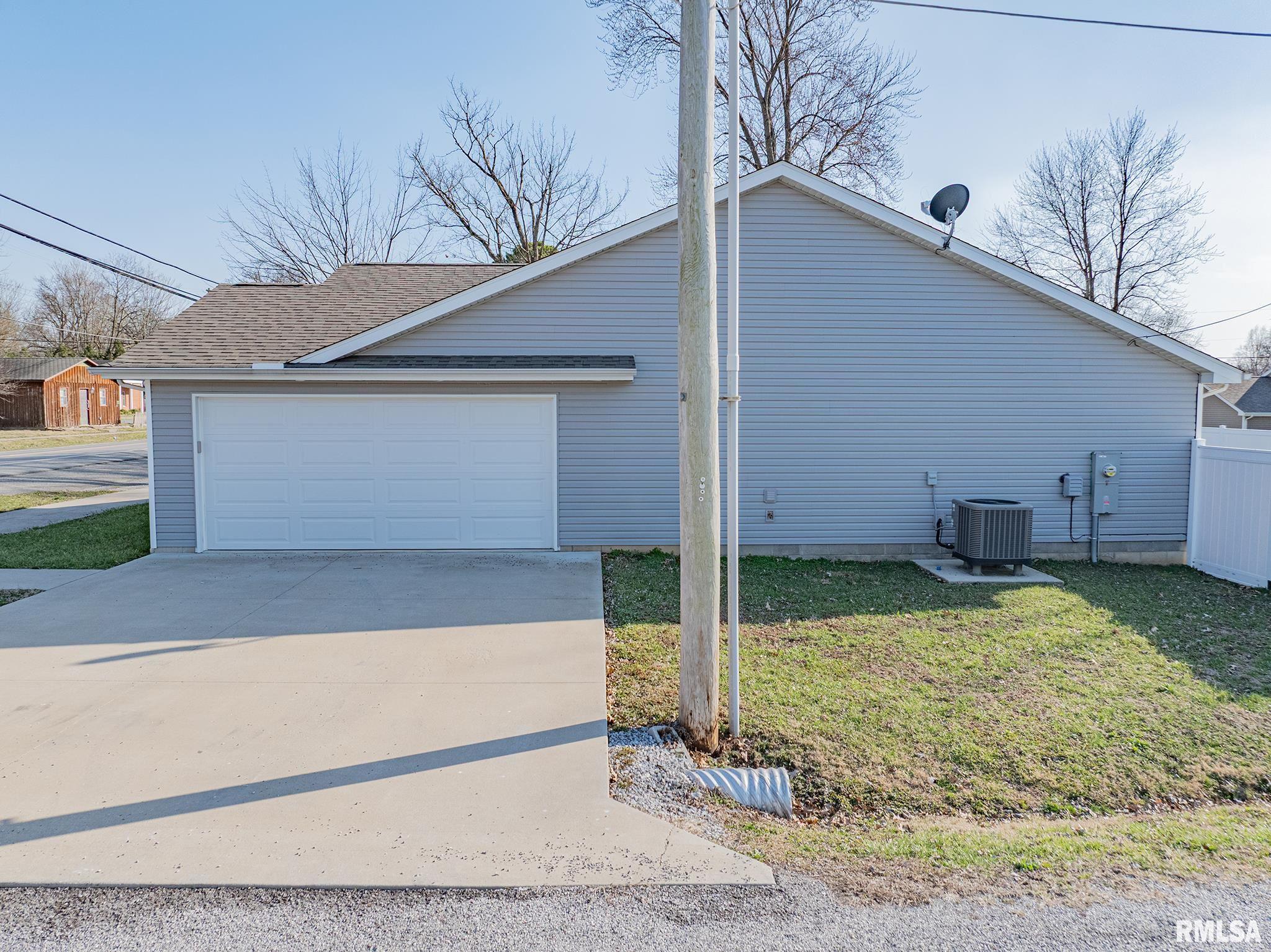 402 S Maple Street, Carterville, Illinois image 39