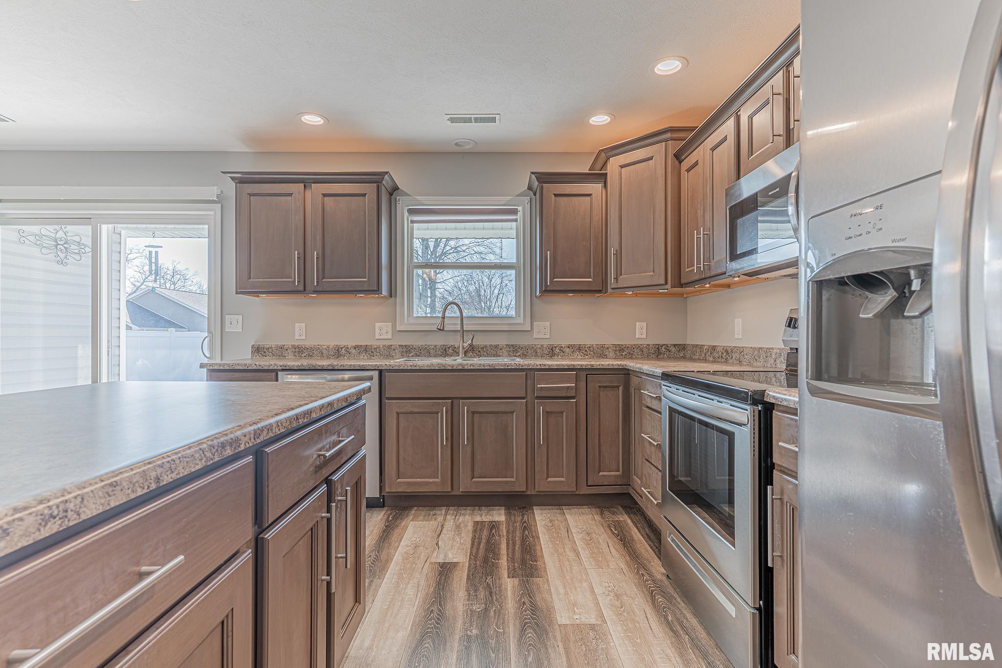 402 S Maple Street, Carterville, Illinois image 10