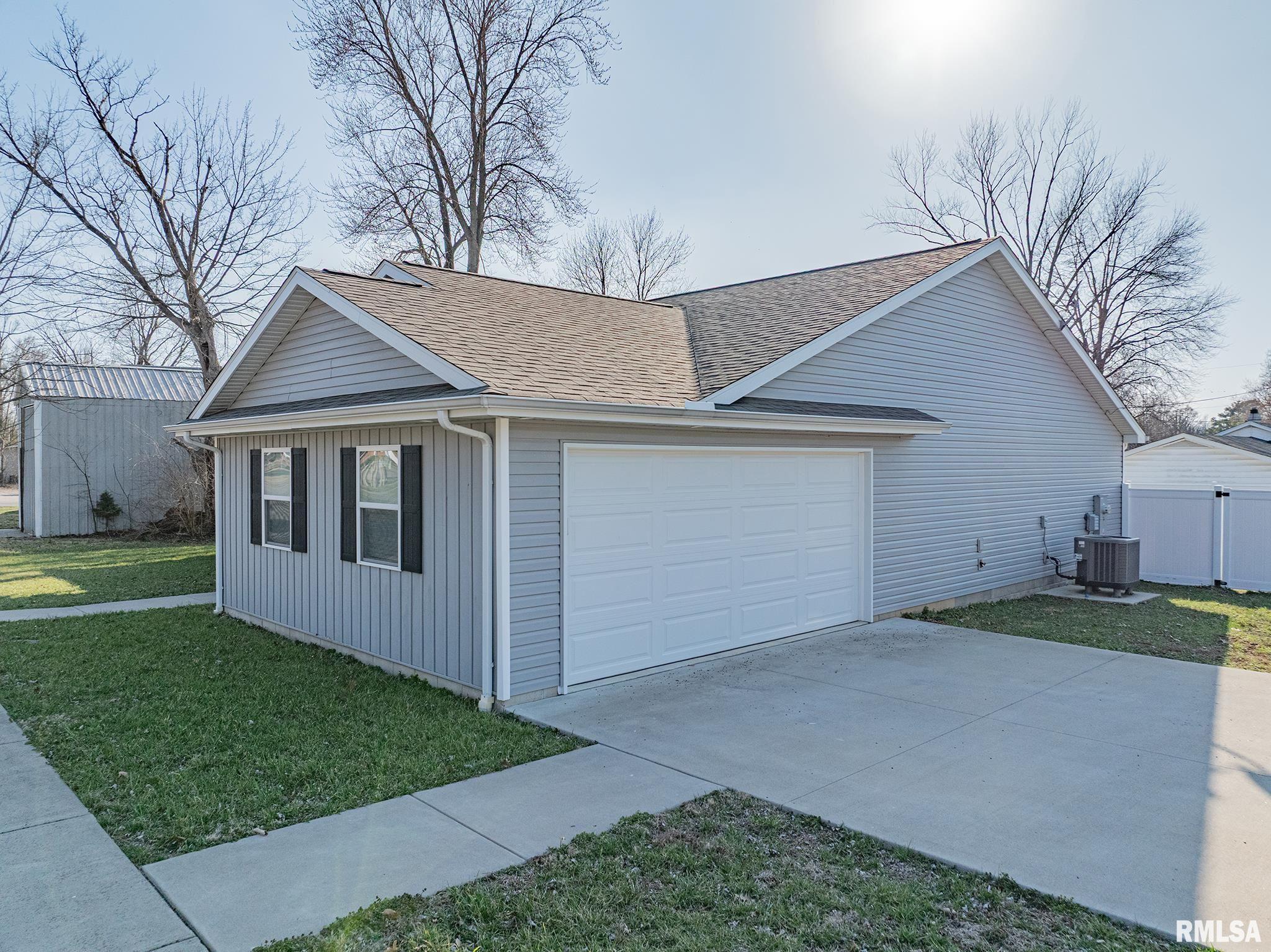 402 S Maple Street, Carterville, Illinois image 4