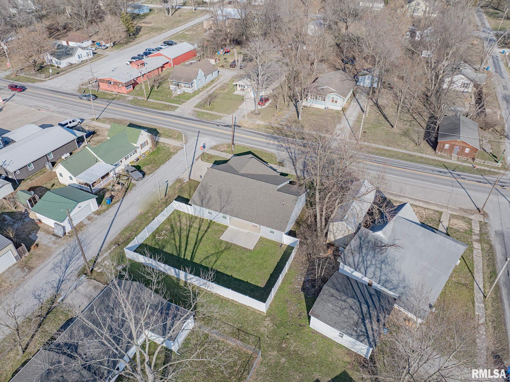 402 S Maple Street, Carterville, Illinois image 45