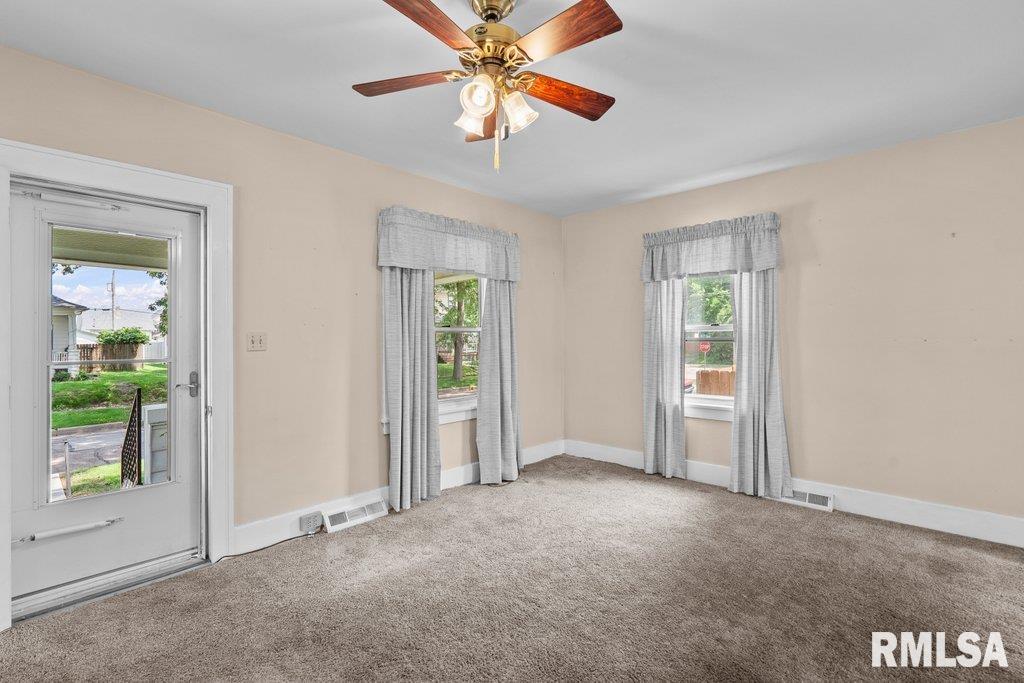 546 21st Avenue, Moline, Illinois image 7