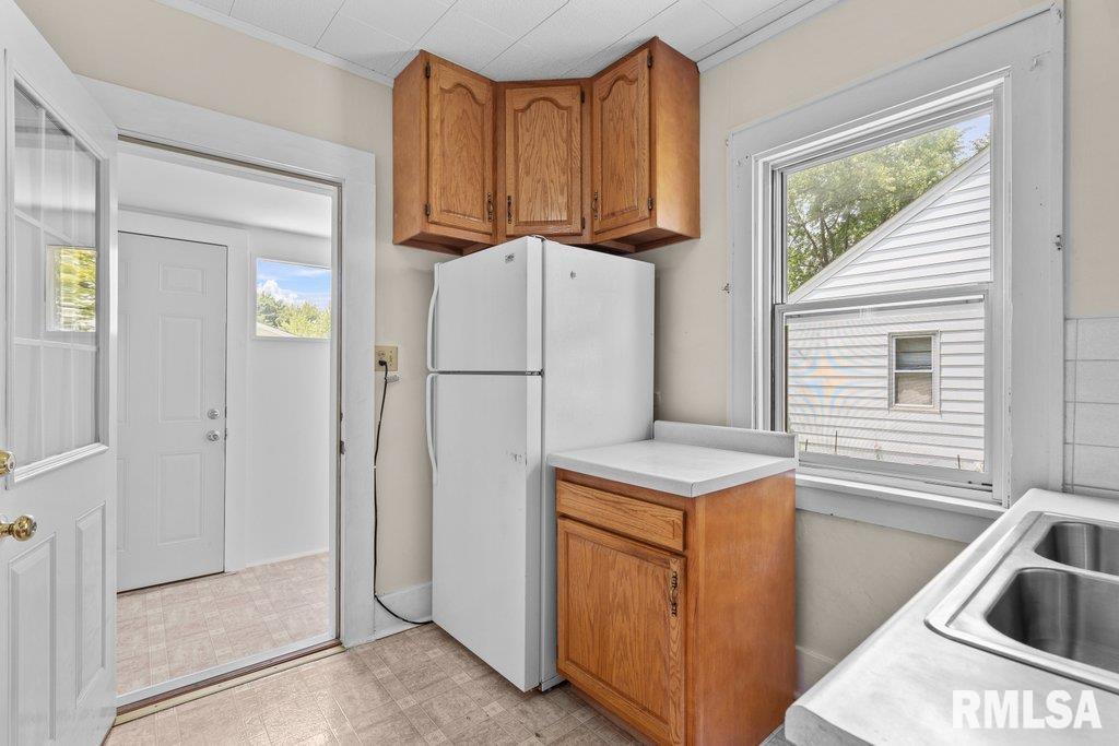 546 21st Avenue, Moline, Illinois image 15