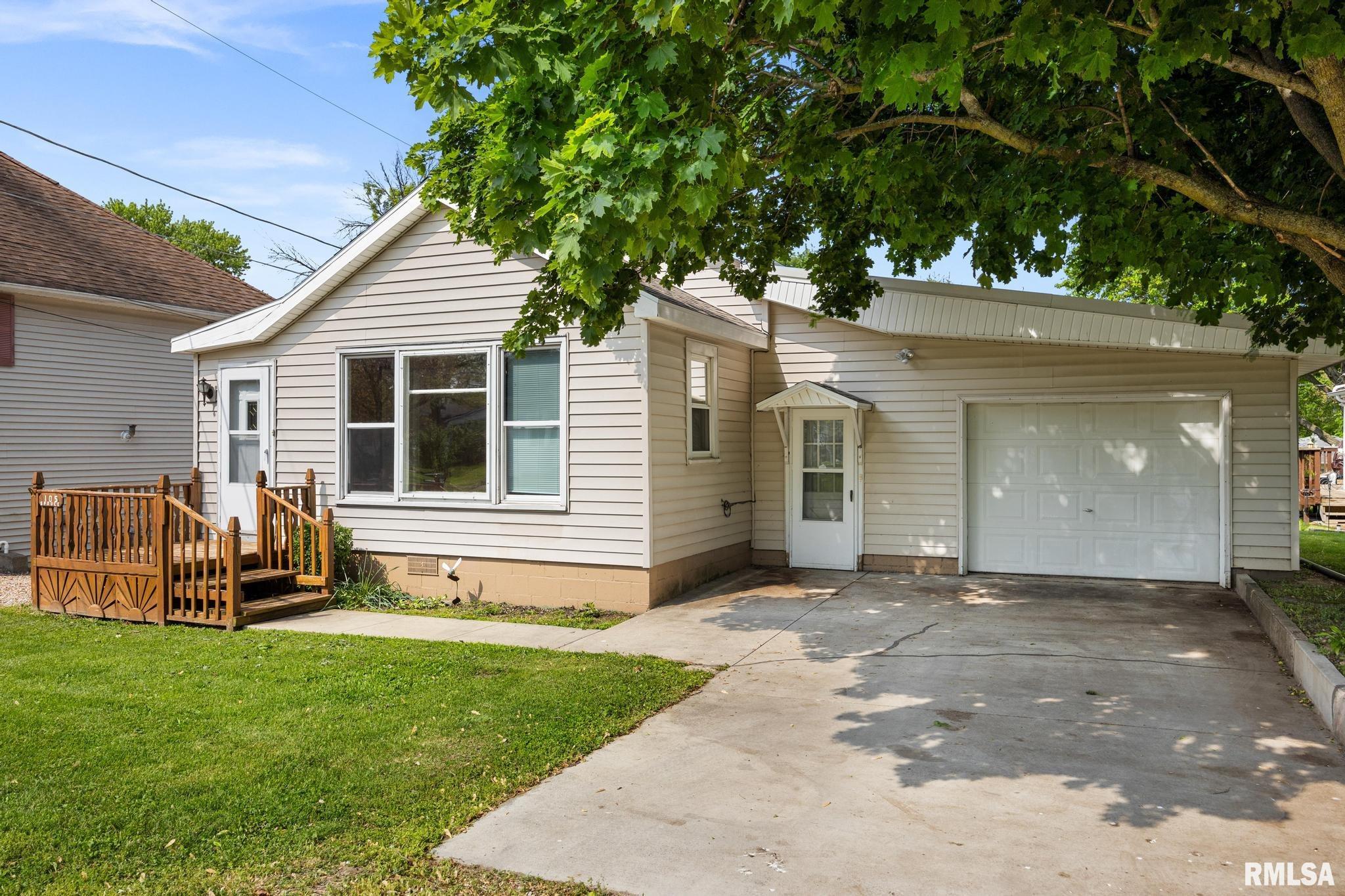 105 S Spruce Street, Delavan, Illinois image 2