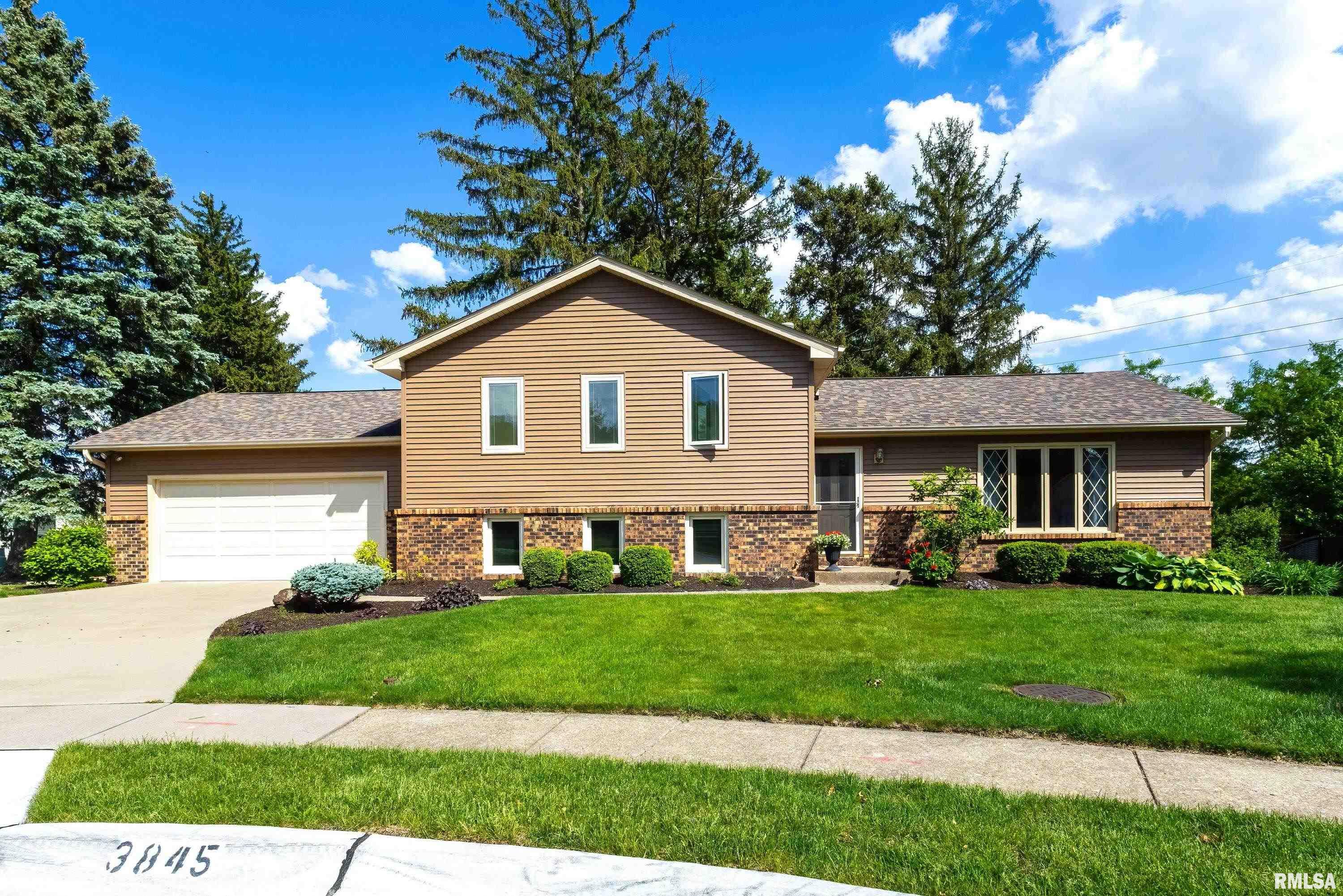 3845 Norwich Court, Bettendorf, Iowa image 1